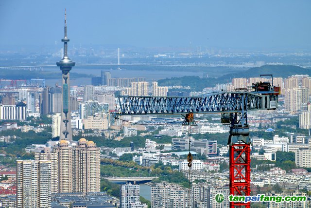 建筑業(yè)高質(zhì)量發(fā)展需以降低碳排放、提高綠色性能為主要目標(biāo)。攝影/章軻